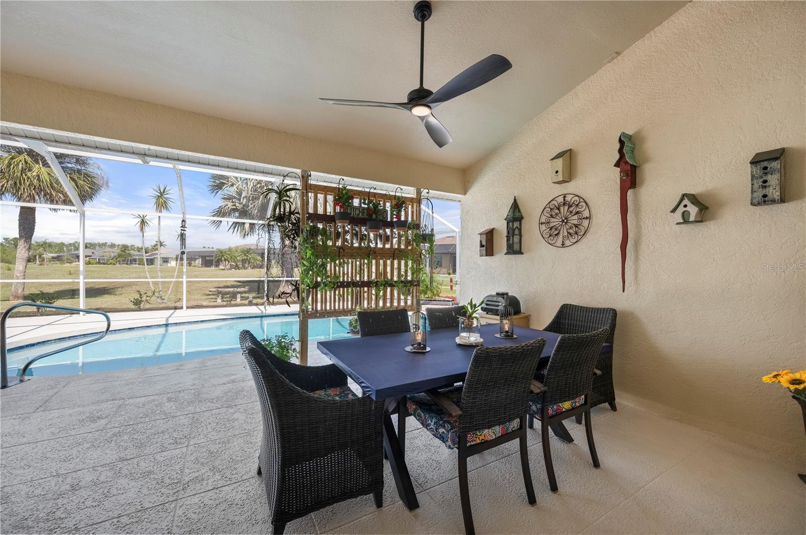 Image 33 of 50 For 12734 Pembroke Circle S
