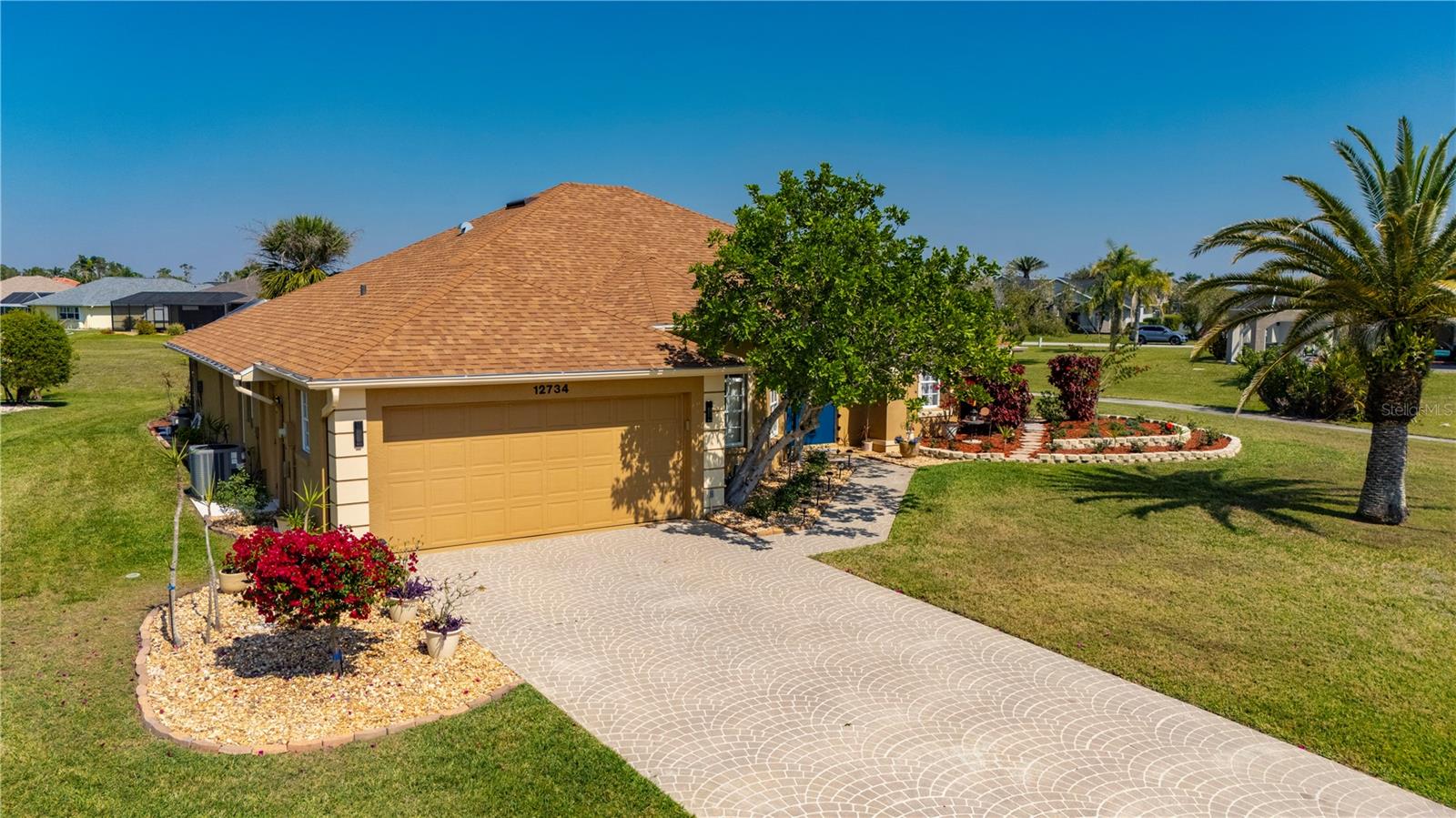 Image 49 of 50 For 12734 Pembroke Circle S