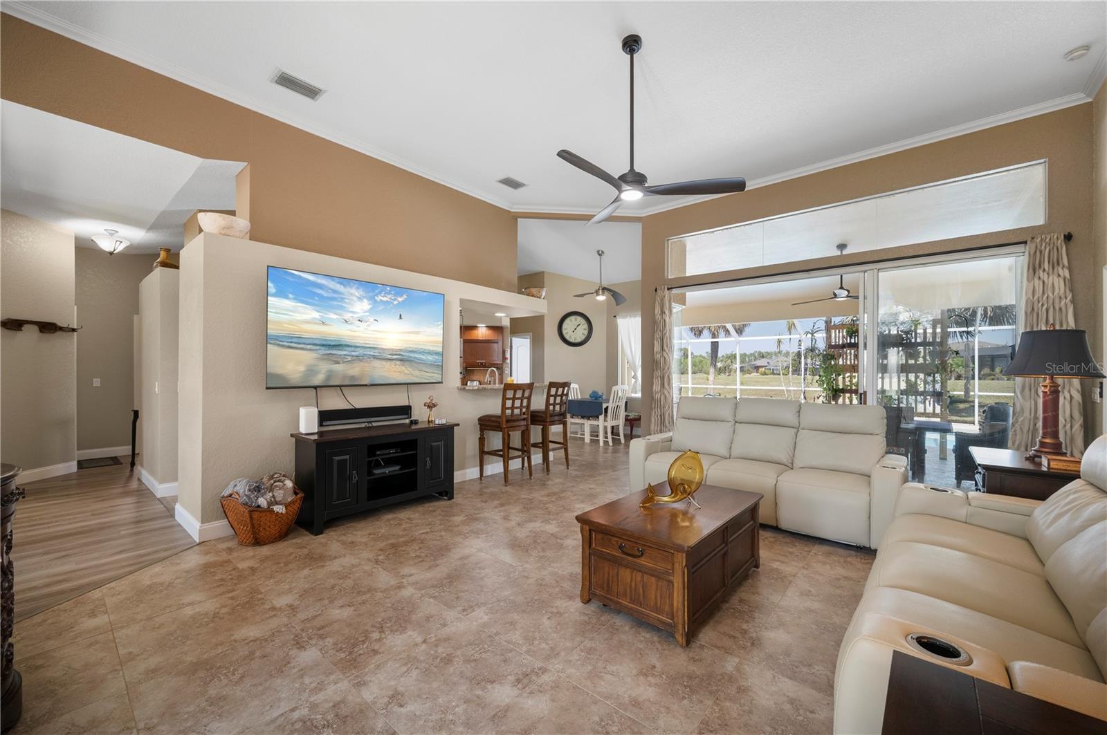 Image 6 of 50 For 12734 Pembroke Circle S