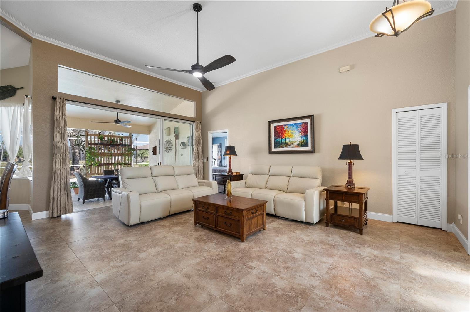 Image 8 of 50 For 12734 Pembroke Circle S