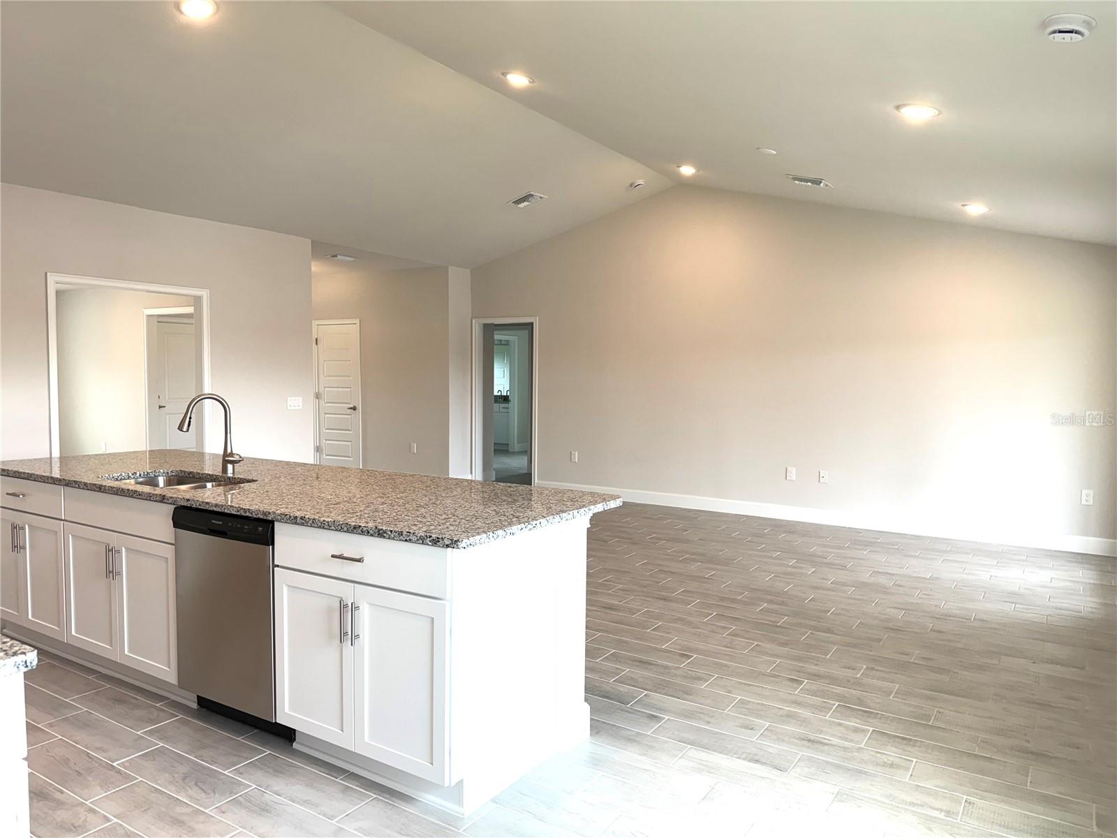 Image 11 of 34 For 13902 Allamanda Circle