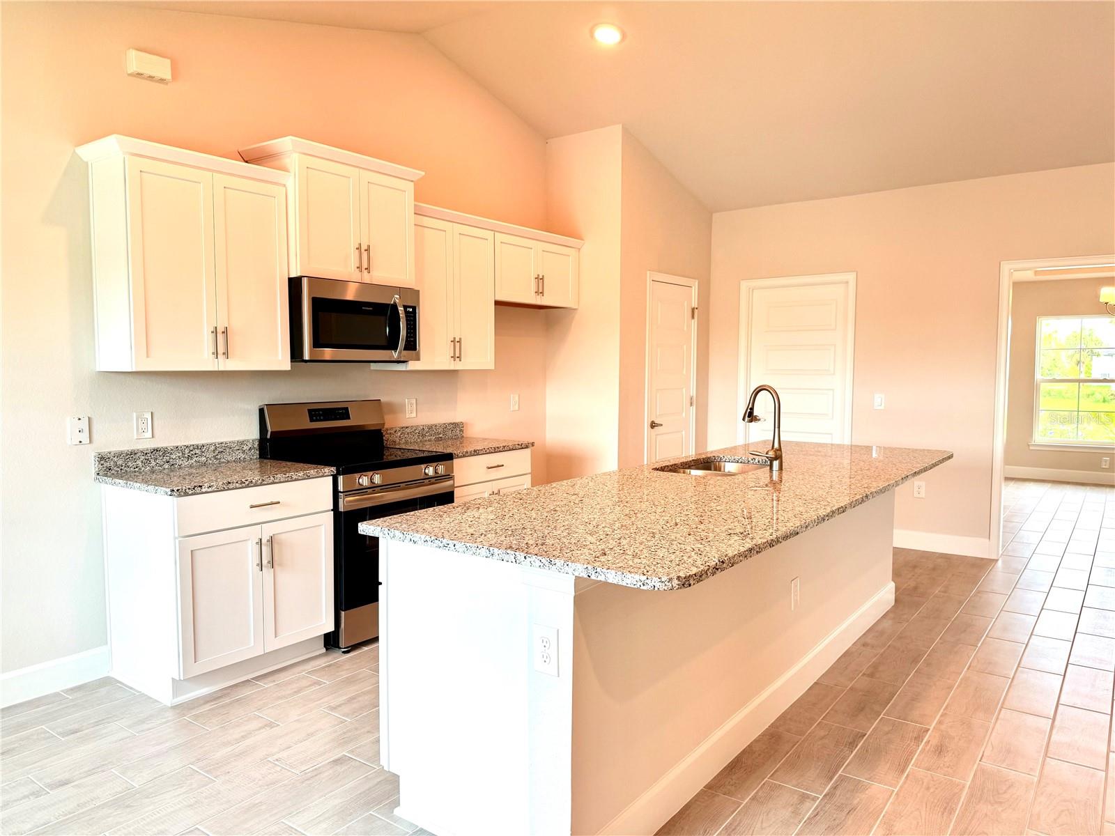 Image 13 of 34 For 13902 Allamanda Circle