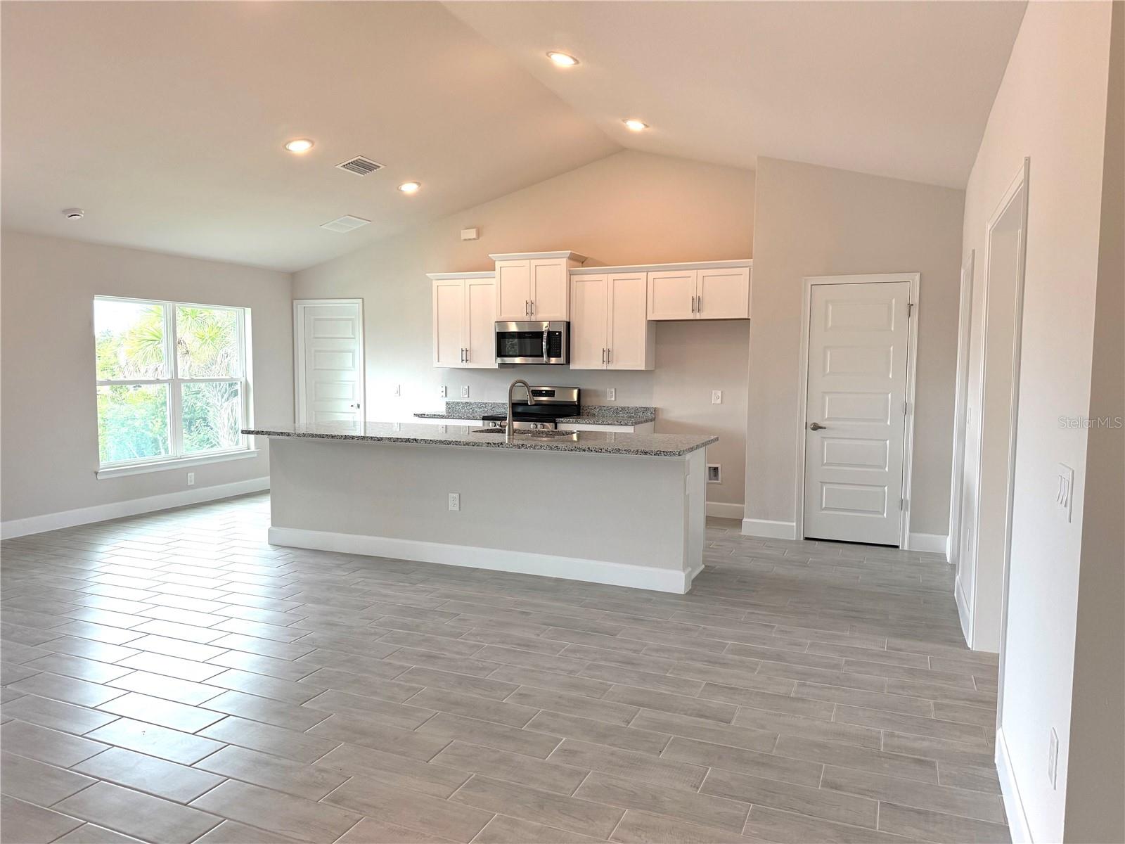 Image 14 of 34 For 13902 Allamanda Circle