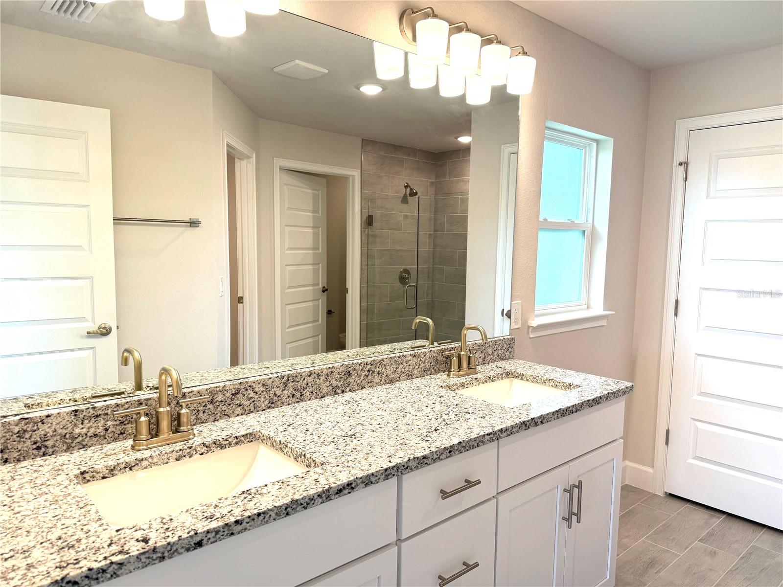 Image 20 of 34 For 13902 Allamanda Circle