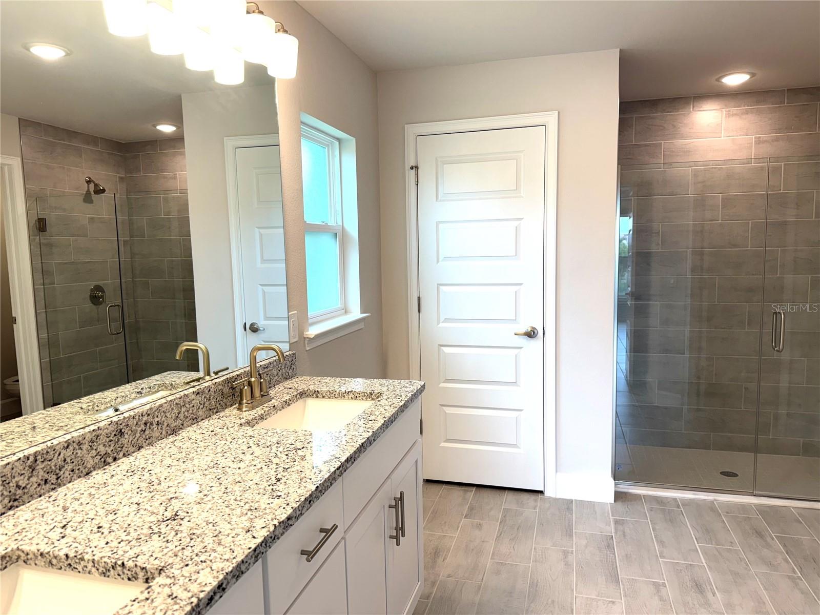 Image 21 of 34 For 13902 Allamanda Circle