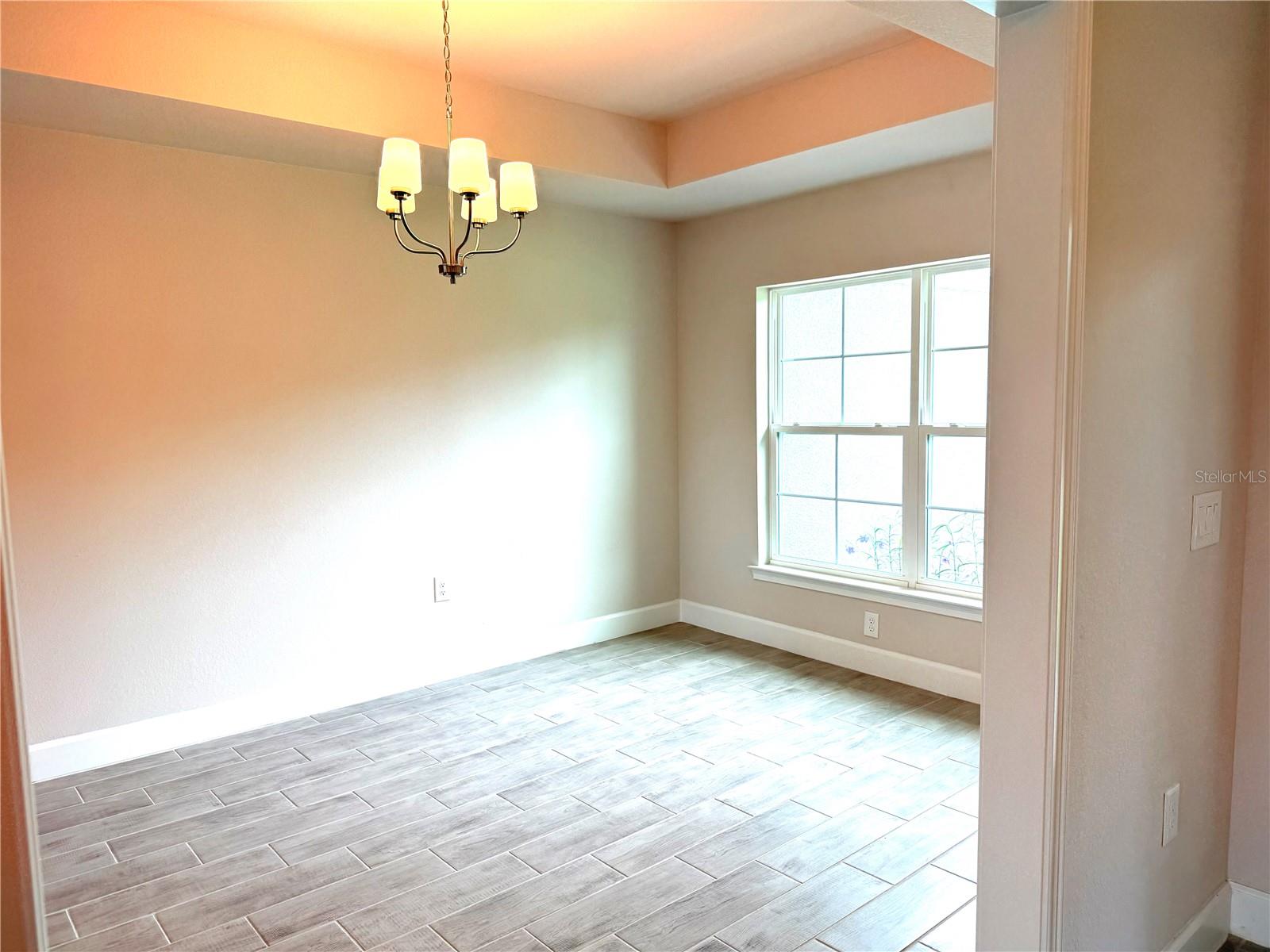 Image 8 of 34 For 13902 Allamanda Circle