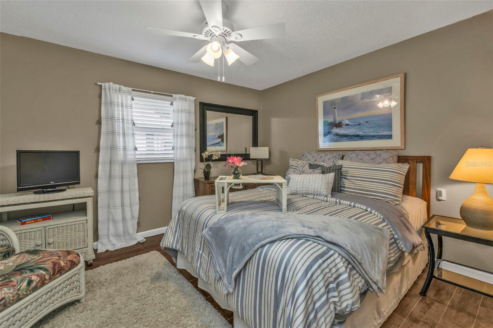 Image 12 of 74 For 1430 Aken Street