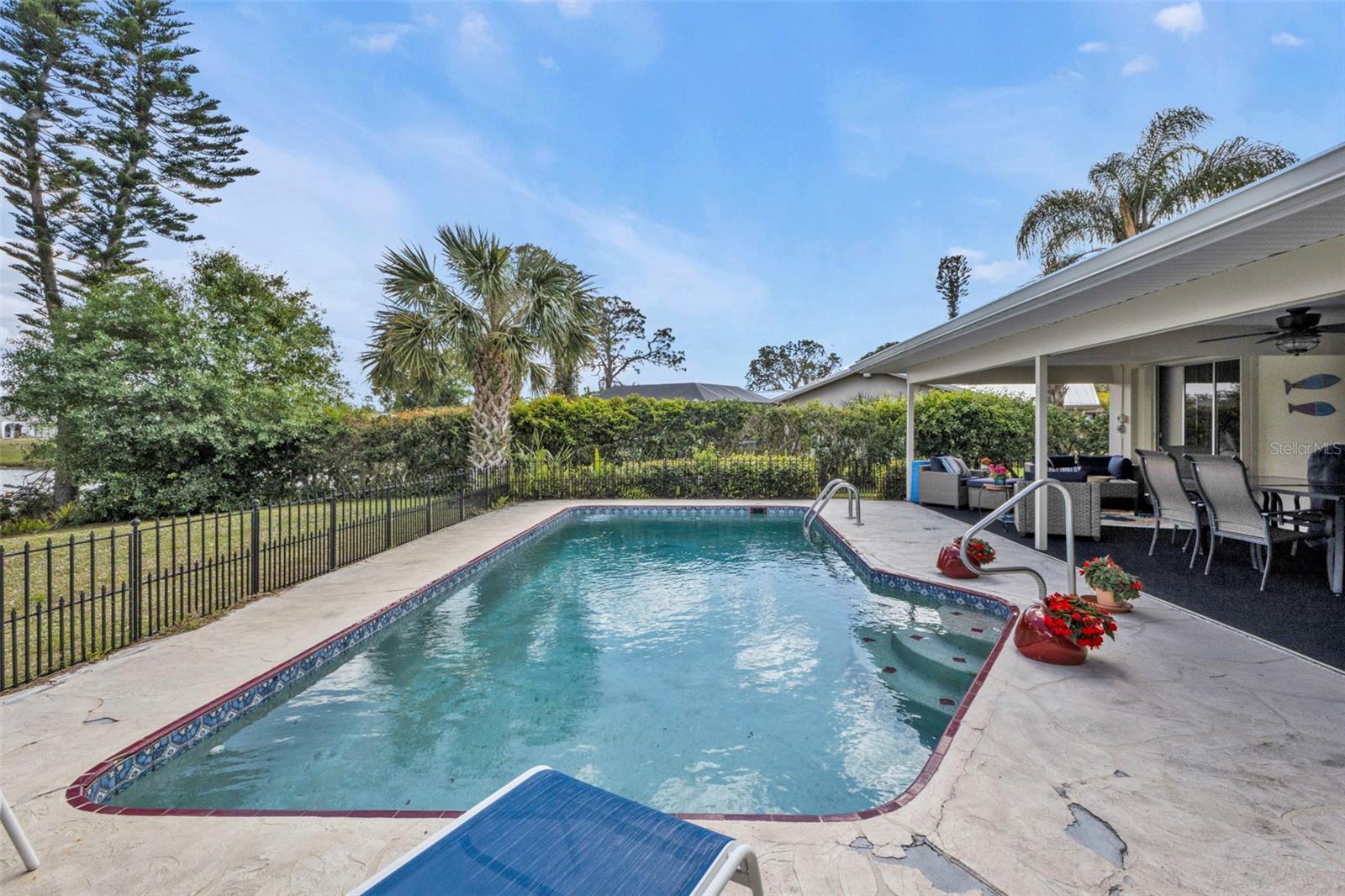Image 18 of 74 For 1430 Aken Street