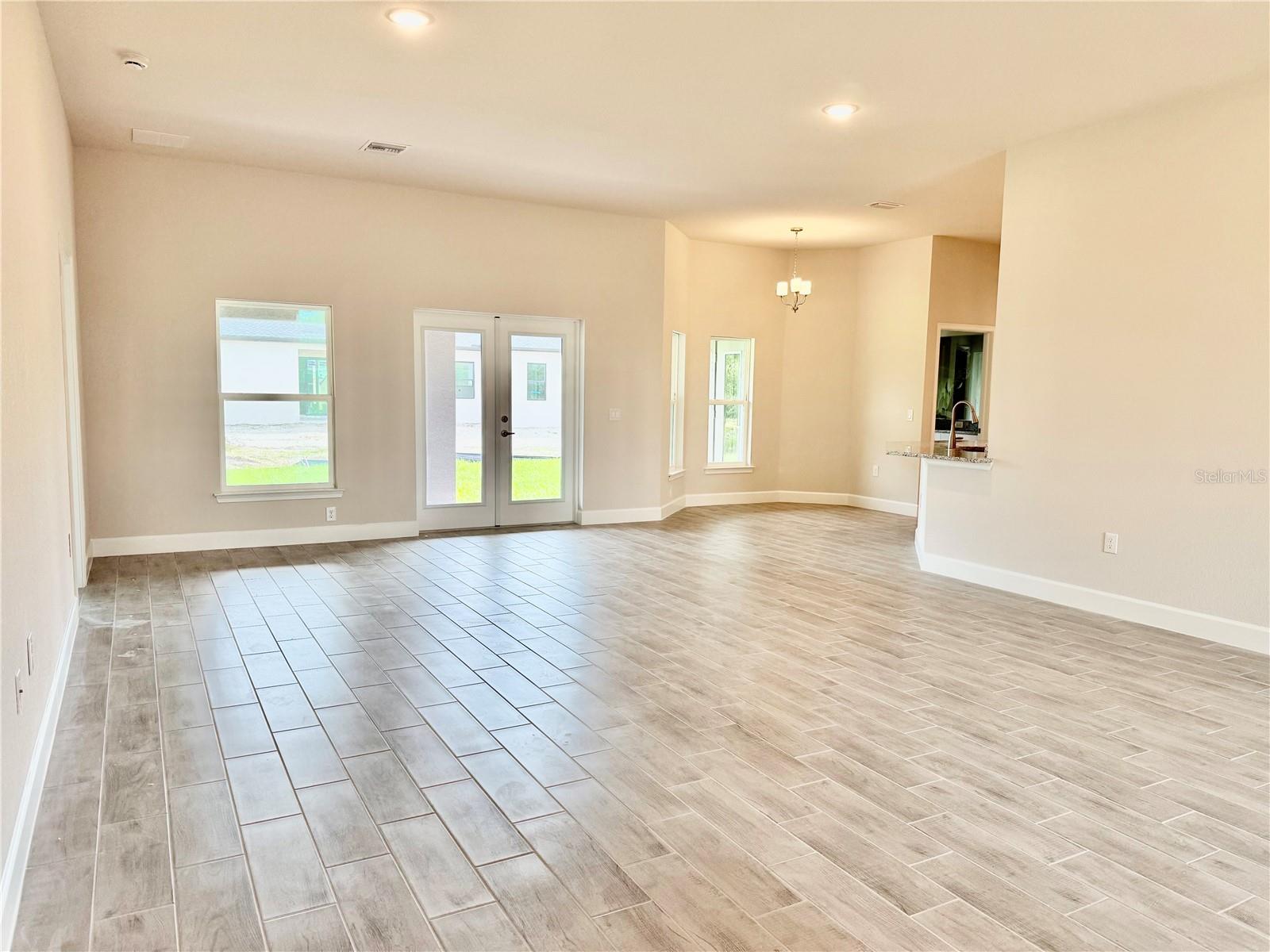 Image 10 of 15 For 14735 Keystone Boulevard