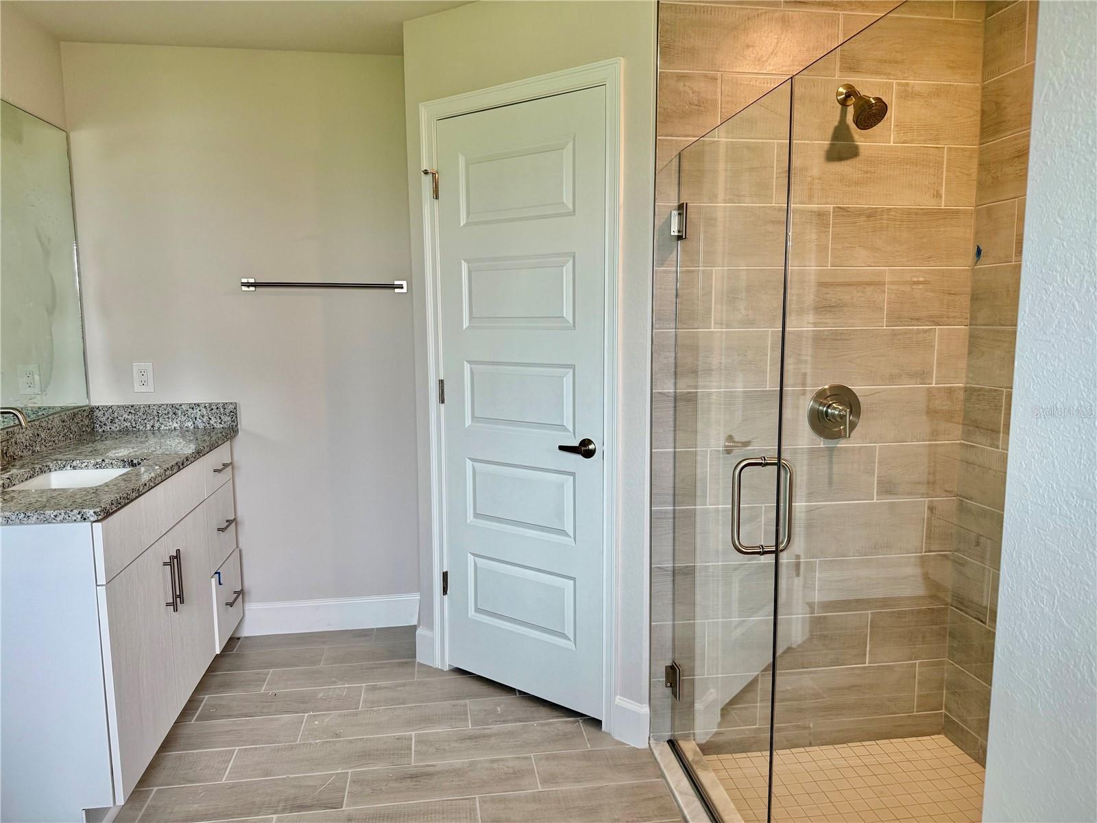 Image 13 of 15 For 14735 Keystone Boulevard