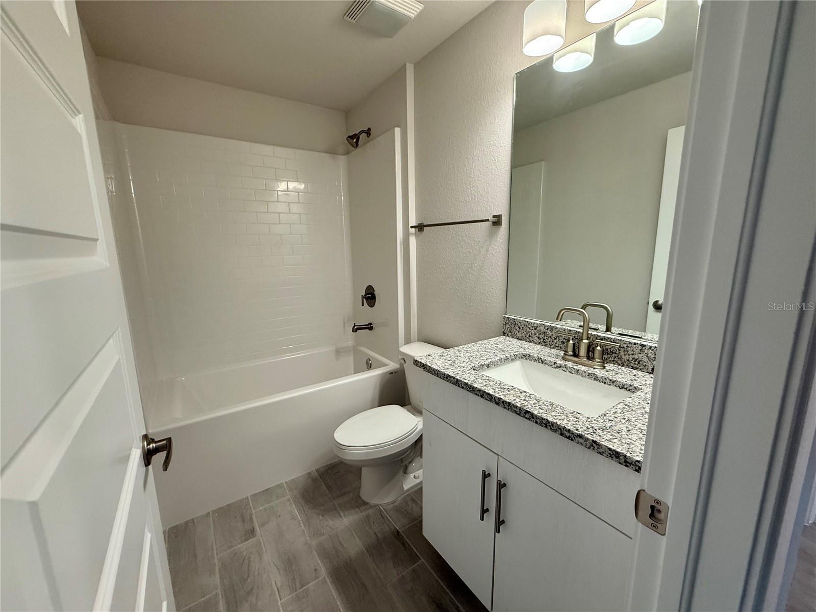 Image 25 of 35 For 14735 Keystone Boulevard