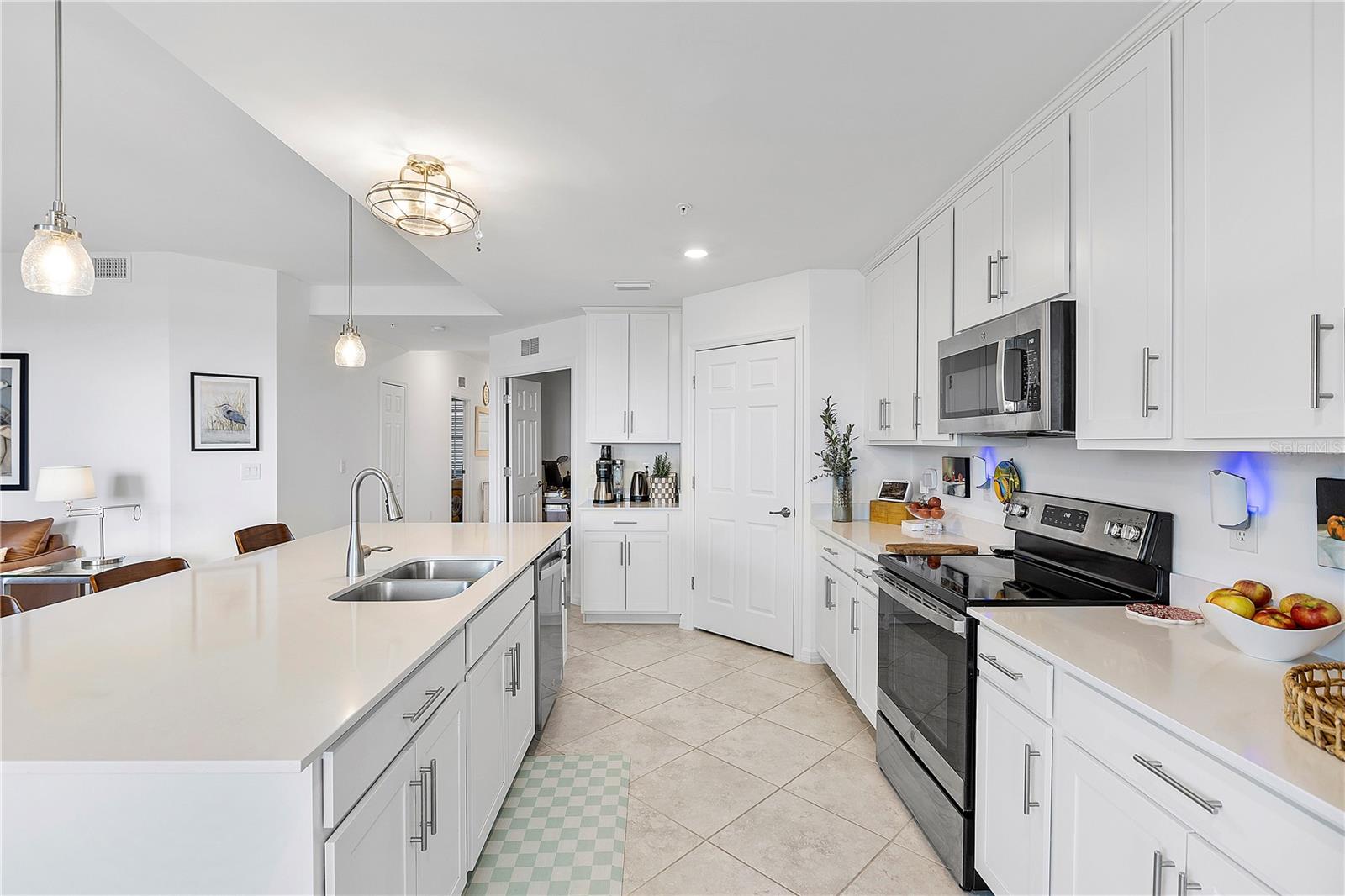 Image 3 of 43 For 15970 Grassland Lane 2816