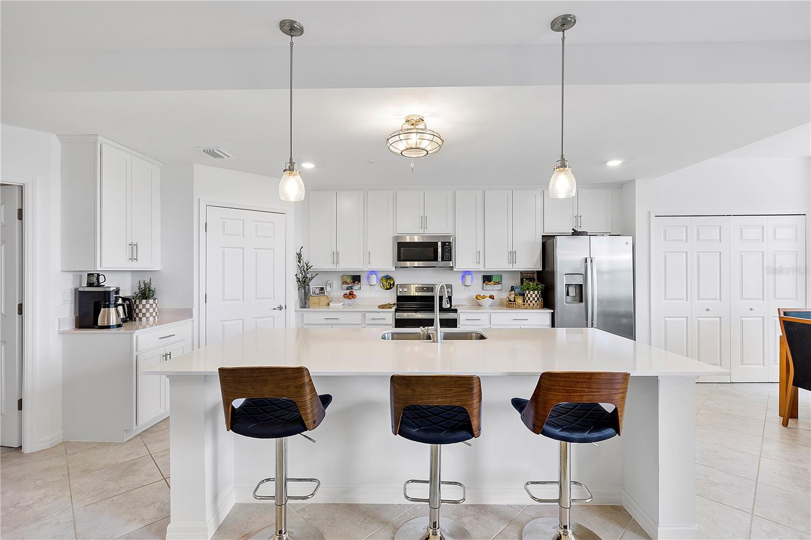 Image 4 of 43 For 15970 Grassland Lane 2816