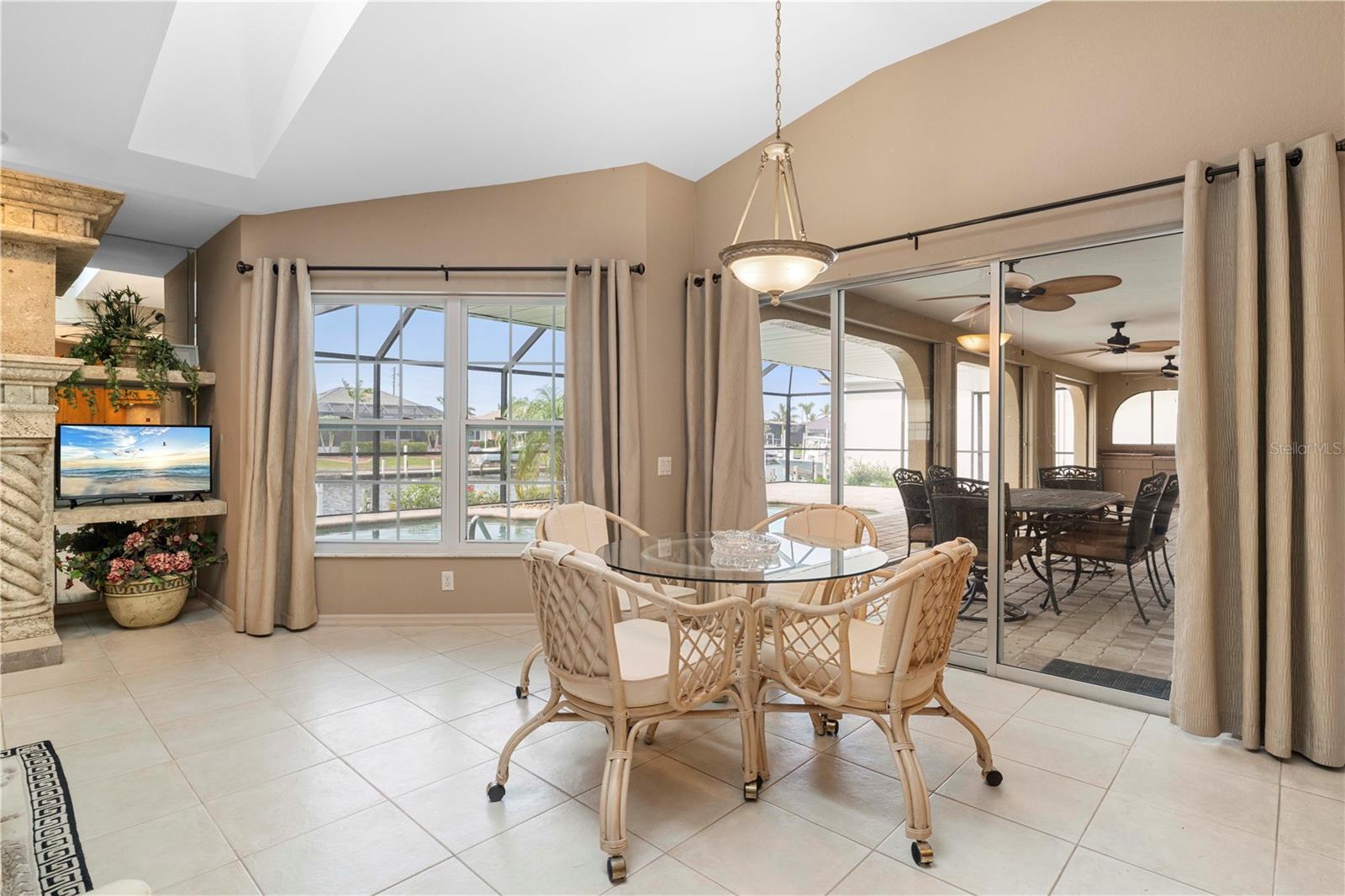 Image 25 of 68 For 5032 La Costa Island Court