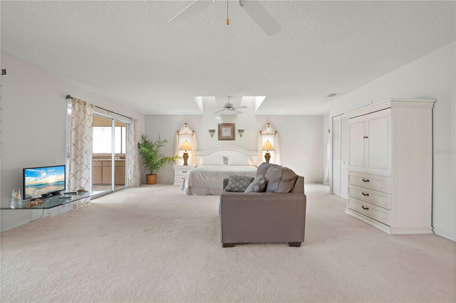 Image 32 of 68 For 5032 La Costa Island Court