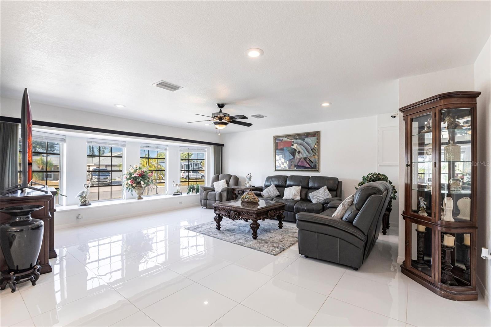 Image 11 of 55 For 20339 Gentry Avenue