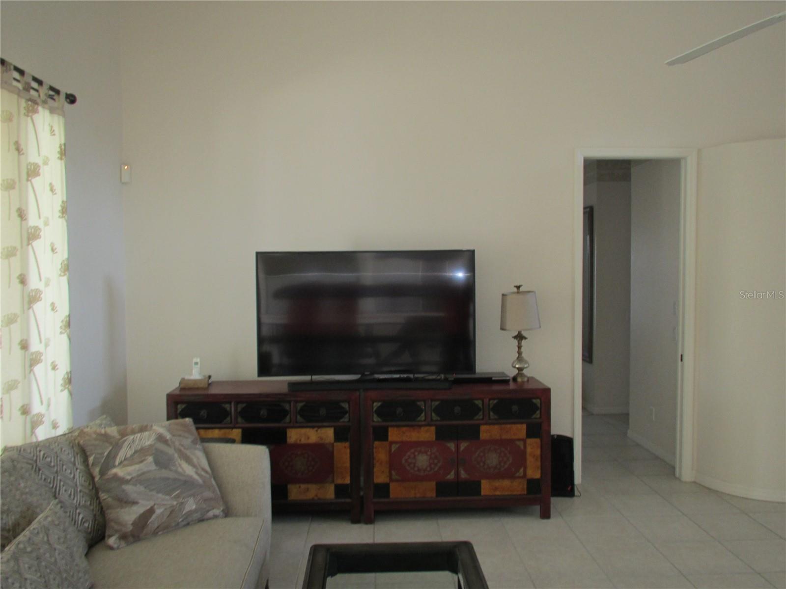Image 7 of 21 For 23404 Peachland Boulevard