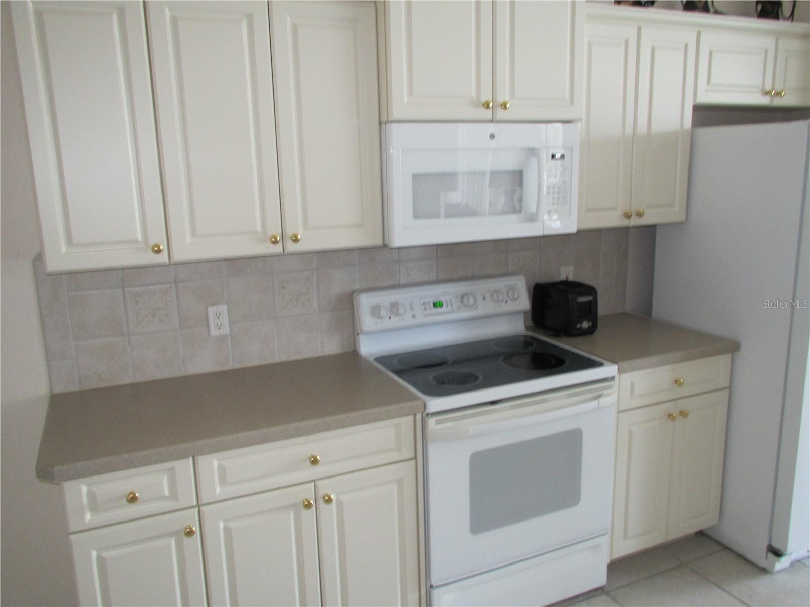 Image 8 of 21 For 23404 Peachland Boulevard