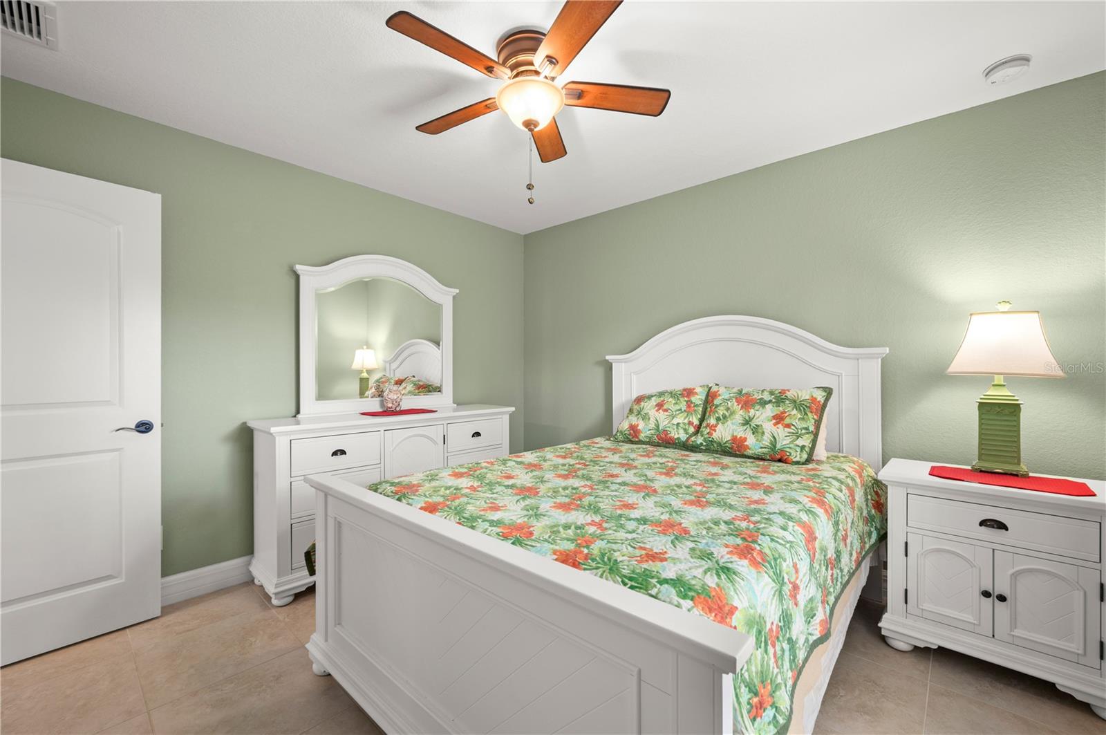 Image 31 of 57 For 380 Concordia Street