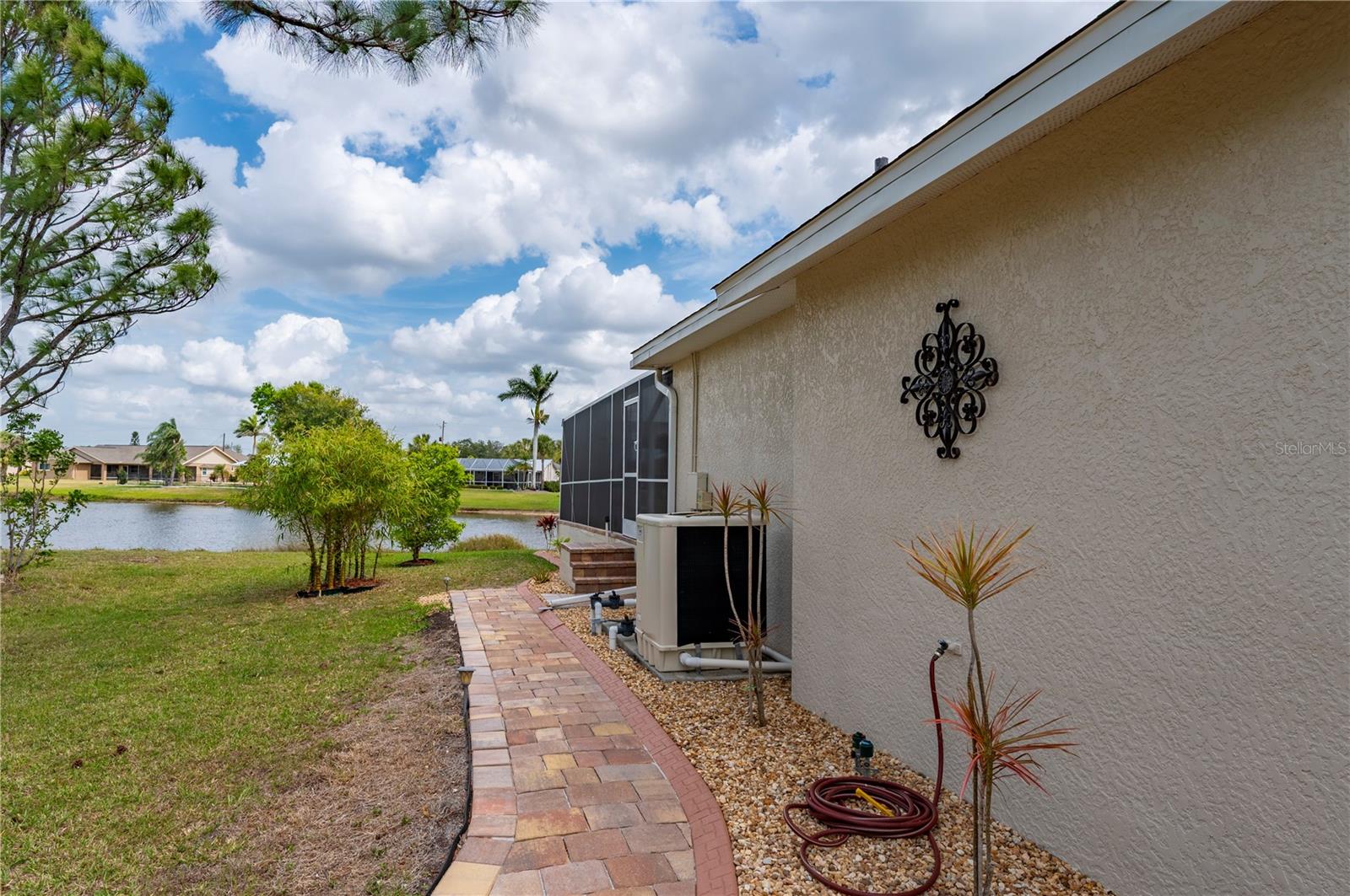 Image 46 of 57 For 380 Concordia Street
