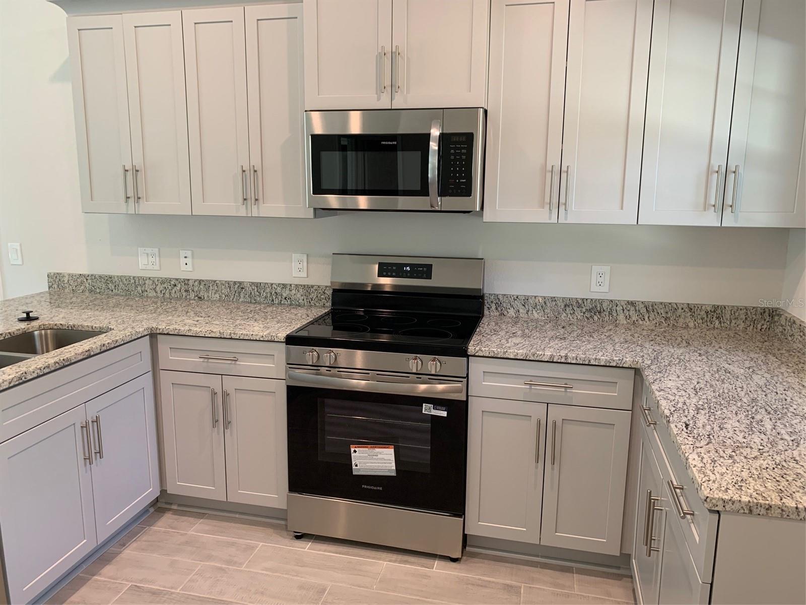 Image 3 of 8 For 13979 Fisher Avenue