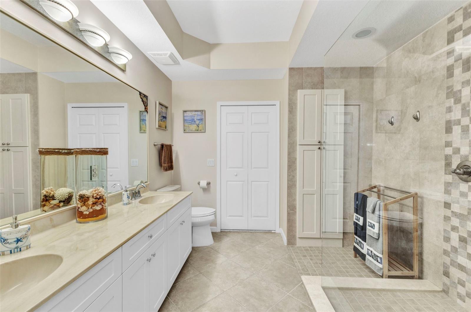 Image 19 of 58 For 3393 Grand Vista Court 101