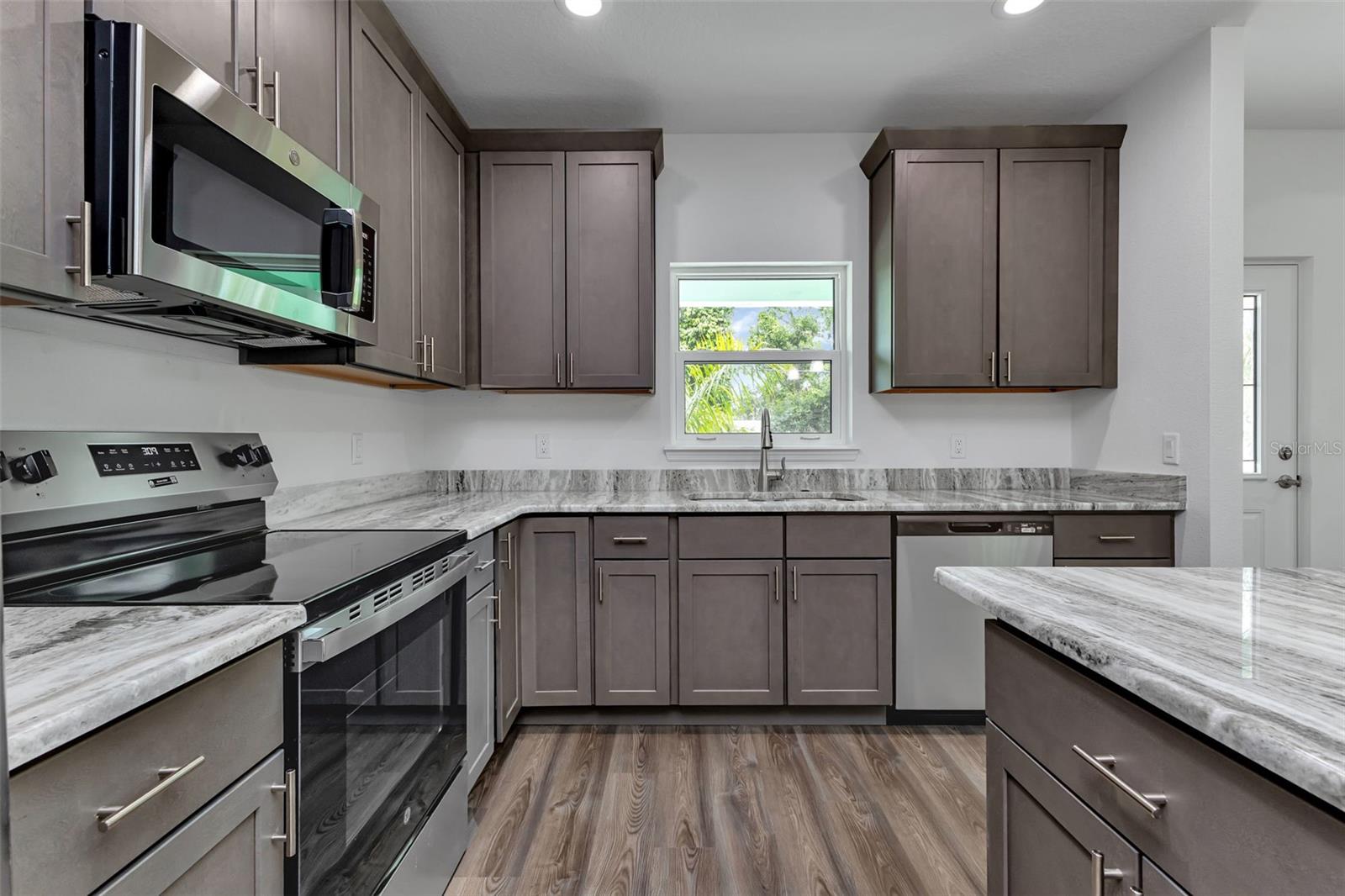 Image 12 of 53 For 535 Milus Street