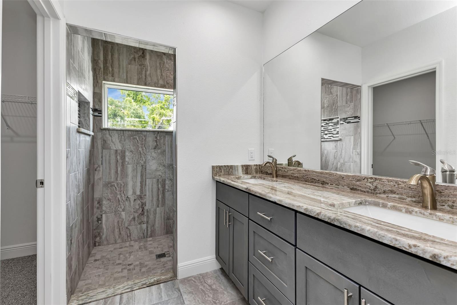 Image 22 of 53 For 535 Milus Street
