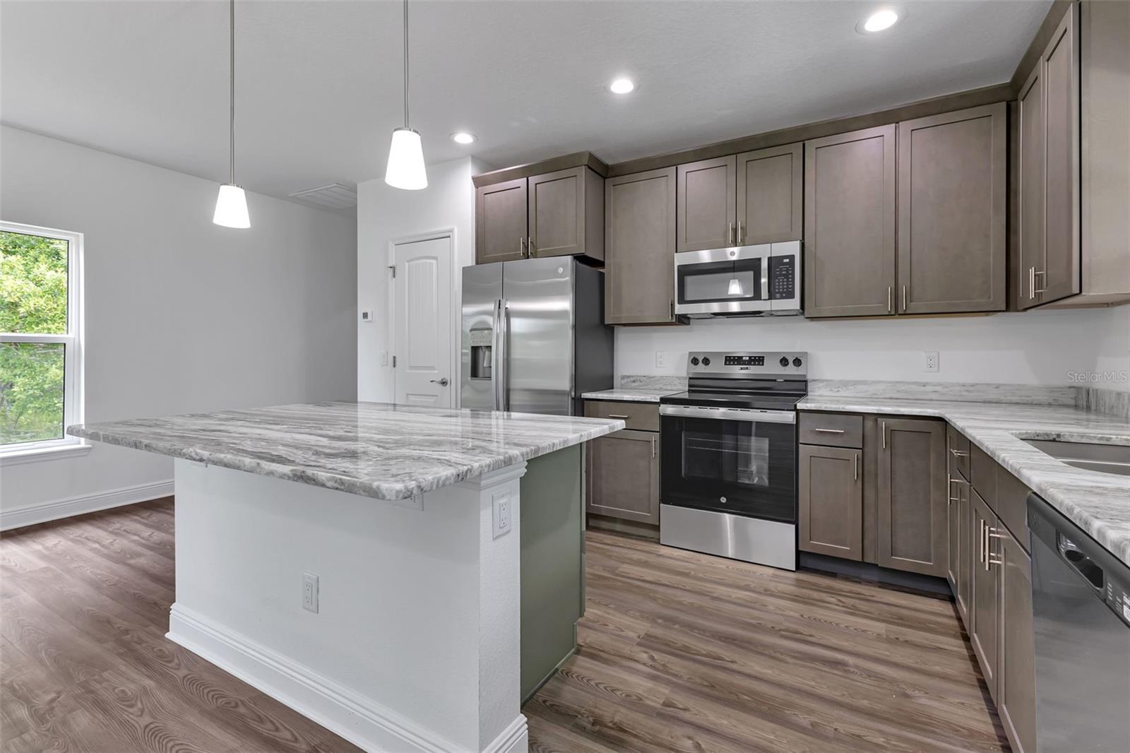 Image 7 of 53 For 535 Milus Street