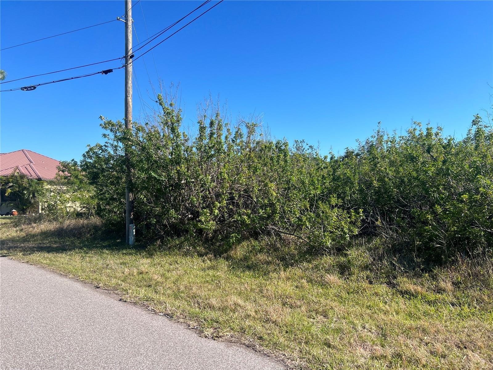 Image 2 of 24 For 14464 Edna Cir