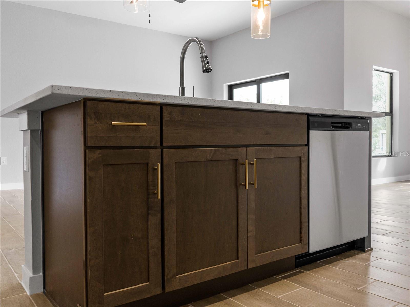 Image 4 of 50 For 12156 Wellington Avenue