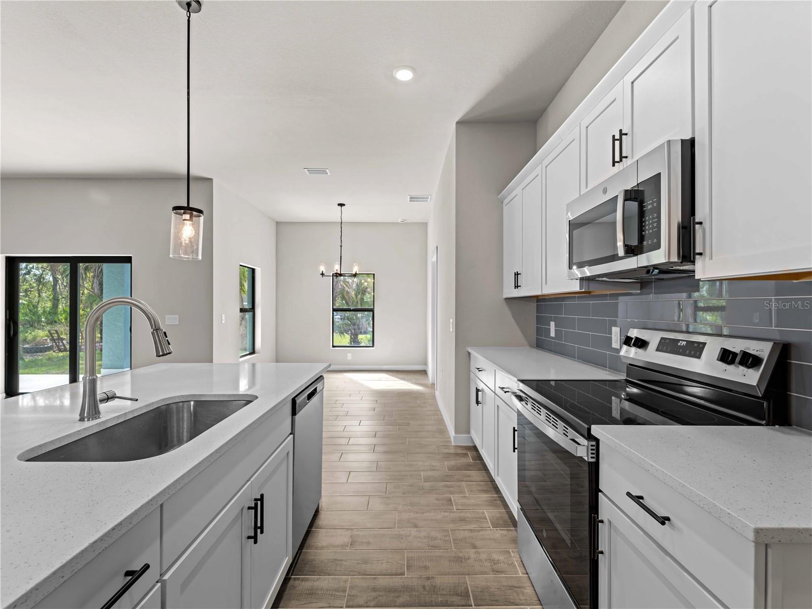 Image 3 of 50 For 17323 Elmwood Avenue