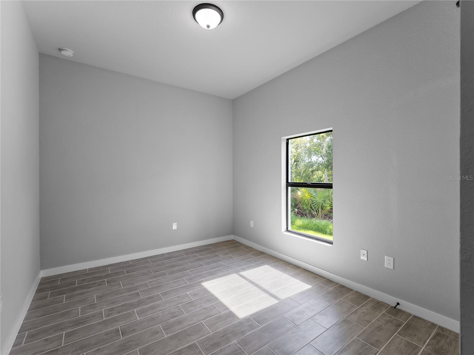 Image 34 of 50 For 17323 Elmwood Avenue