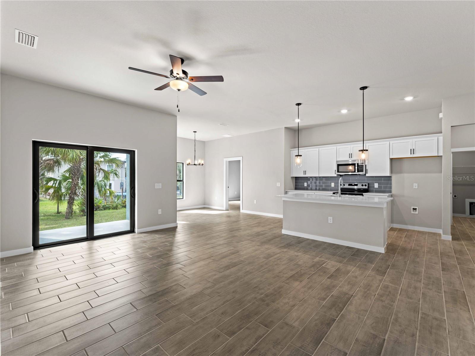 Image 4 of 50 For 17323 Elmwood Avenue