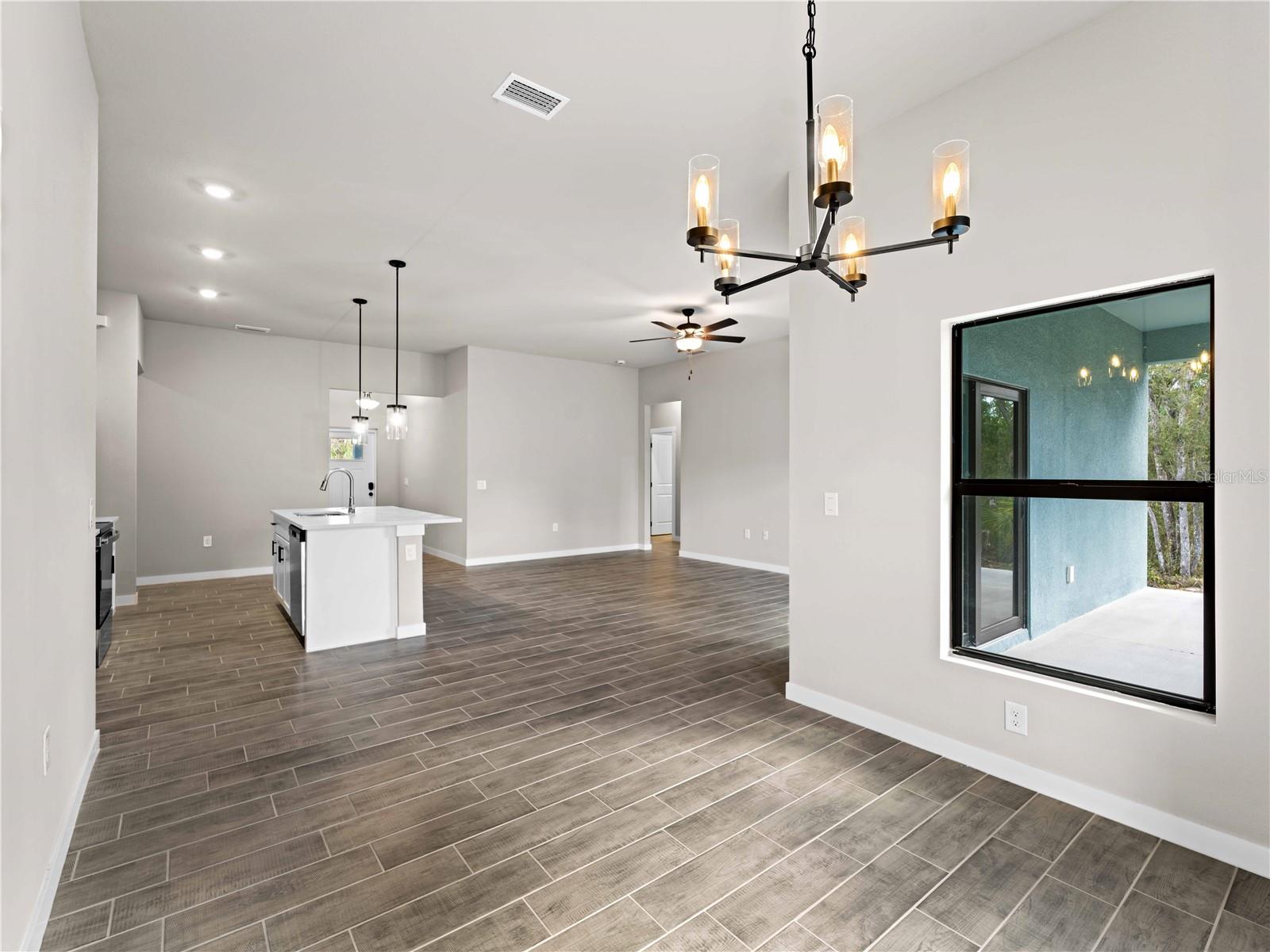 Image 7 of 50 For 17323 Elmwood Avenue