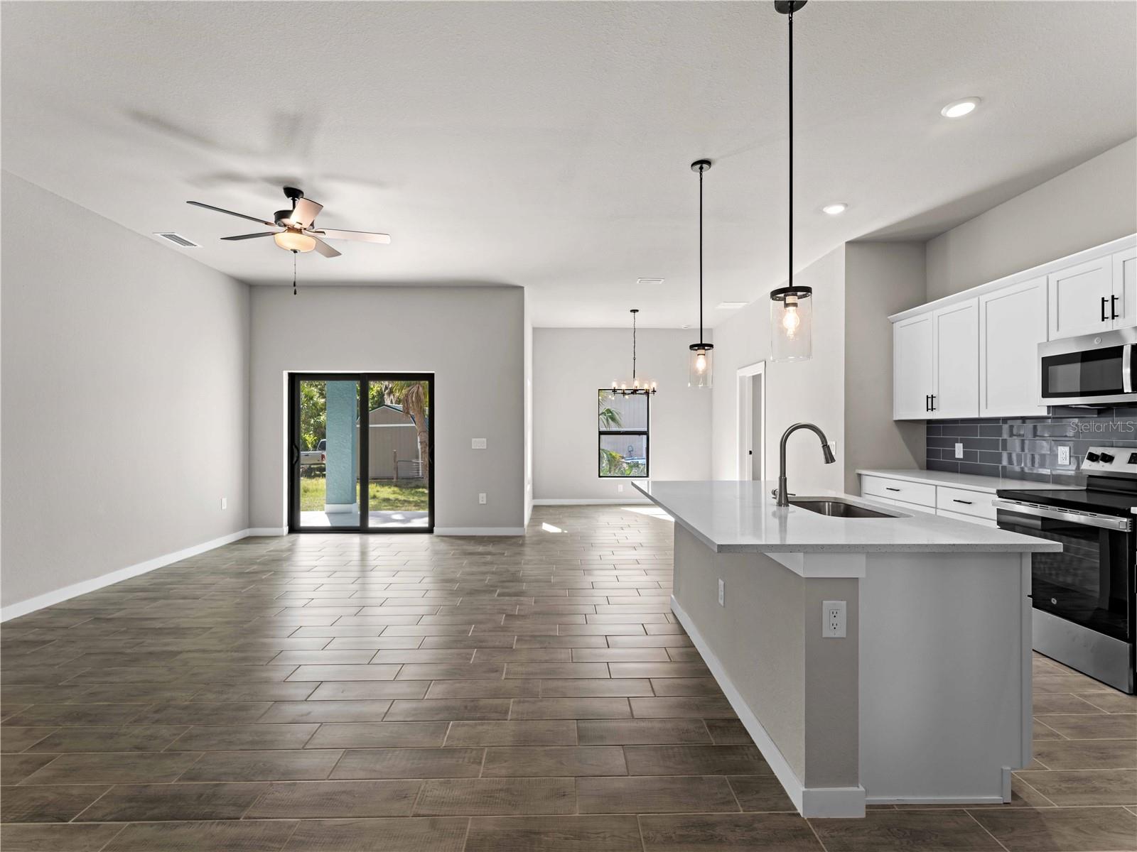 Image 9 of 50 For 17323 Elmwood Avenue