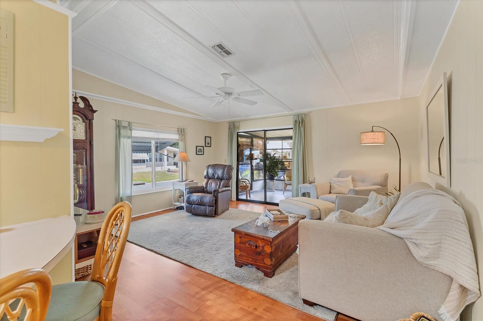 Image 12 of 67 For 215 Schooner Street