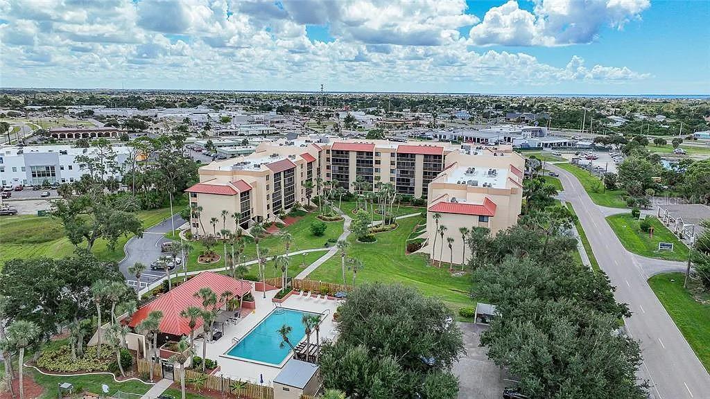 Image 27 of 32 For 3006 Caring Way 329