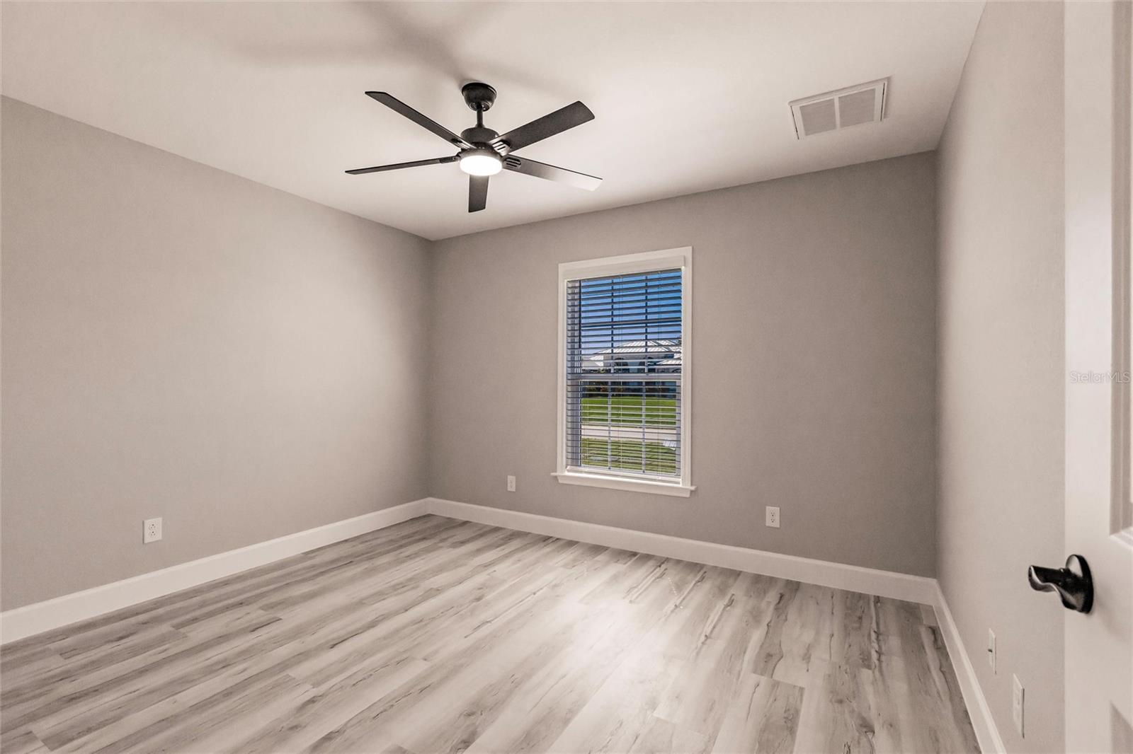 Image 36 of 50 For 2721 4th Terrace