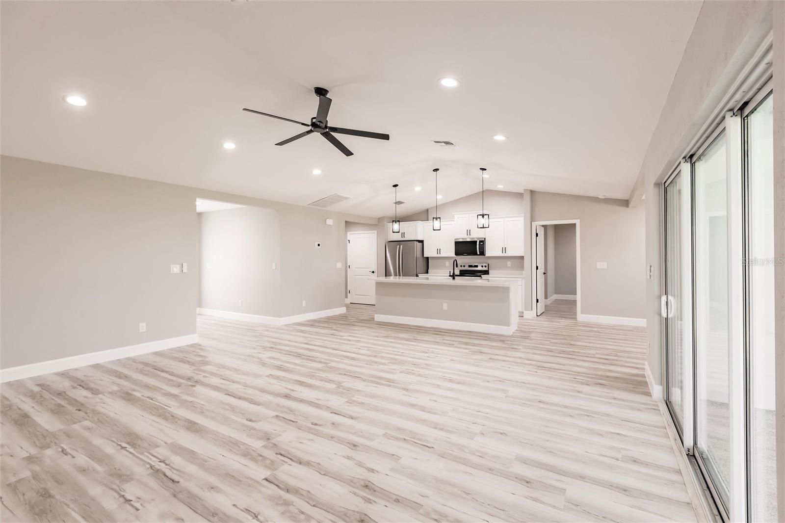 Image 9 of 50 For 2721 4th Terrace