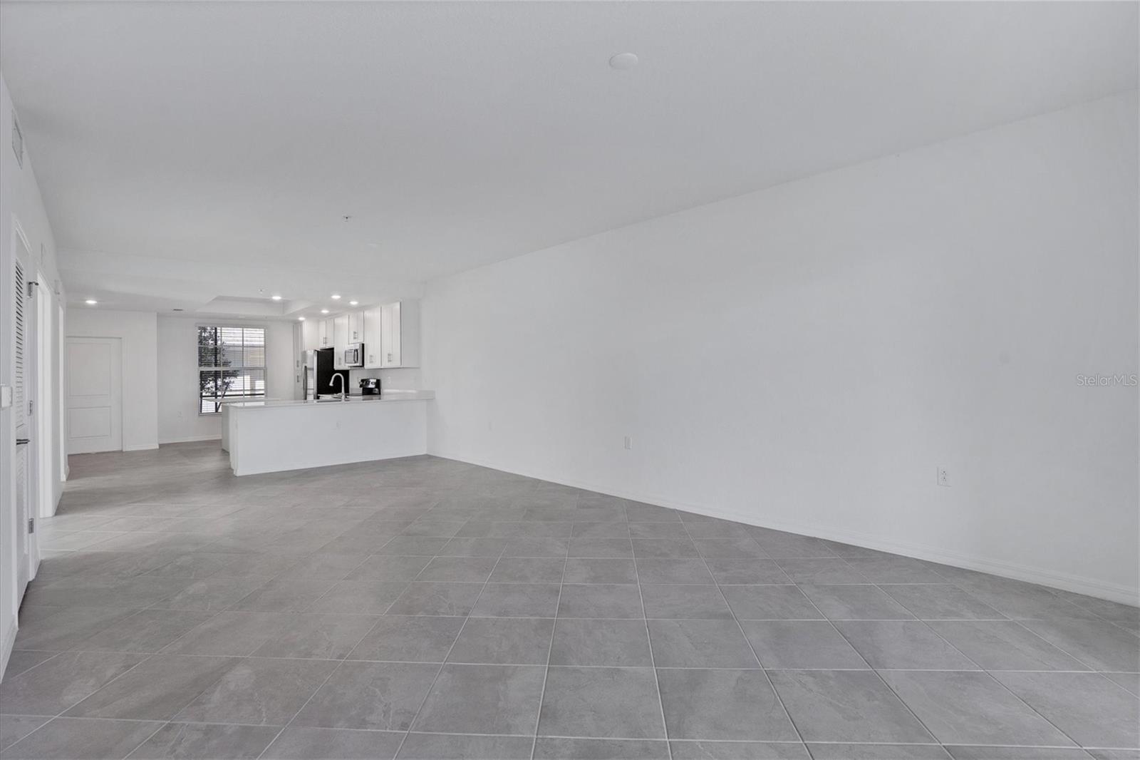 Image 11 of 76 For 14234 Heritage Landing Boulevard 1016