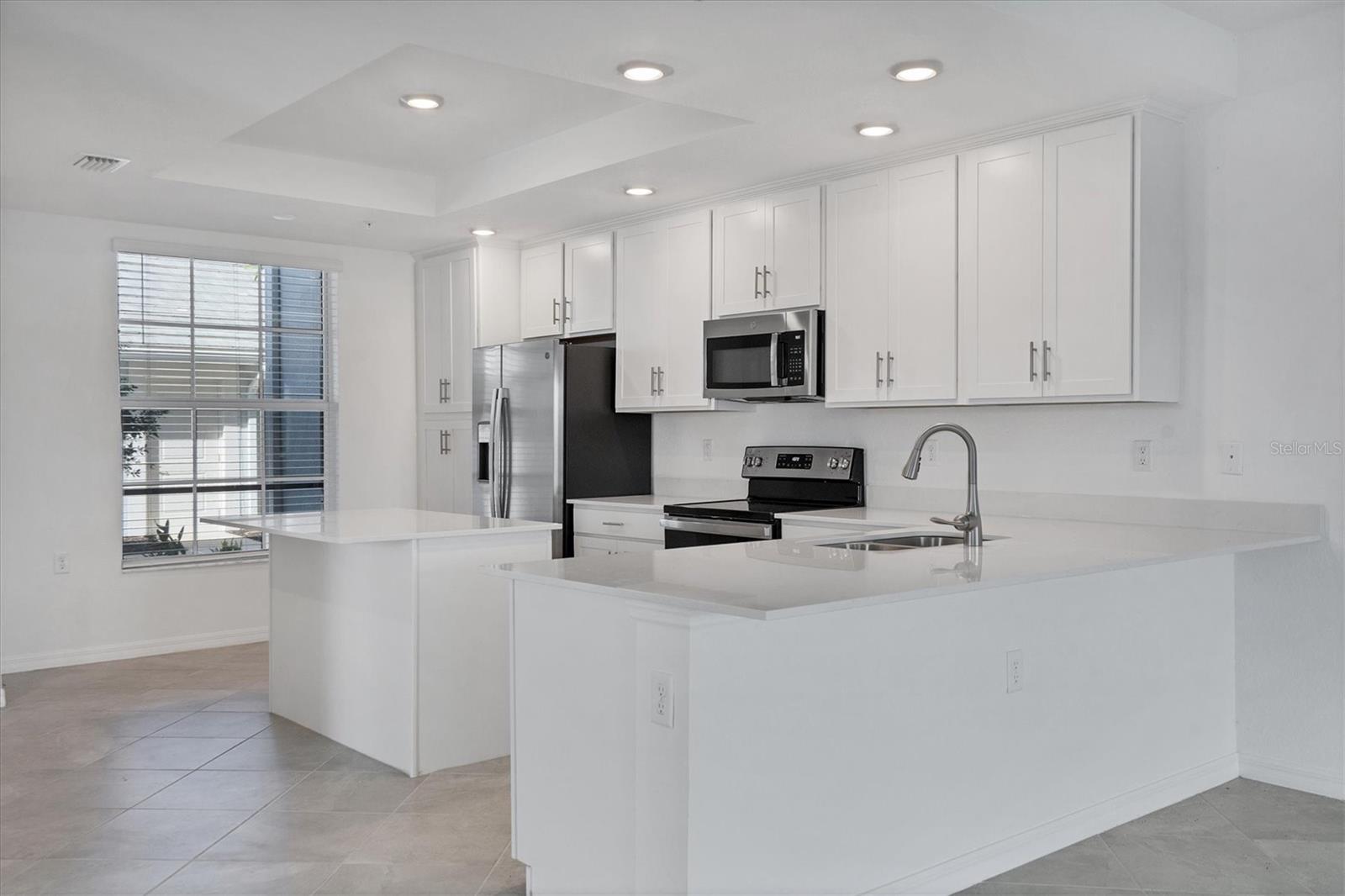 Image 13 of 76 For 14234 Heritage Landing Boulevard 1016