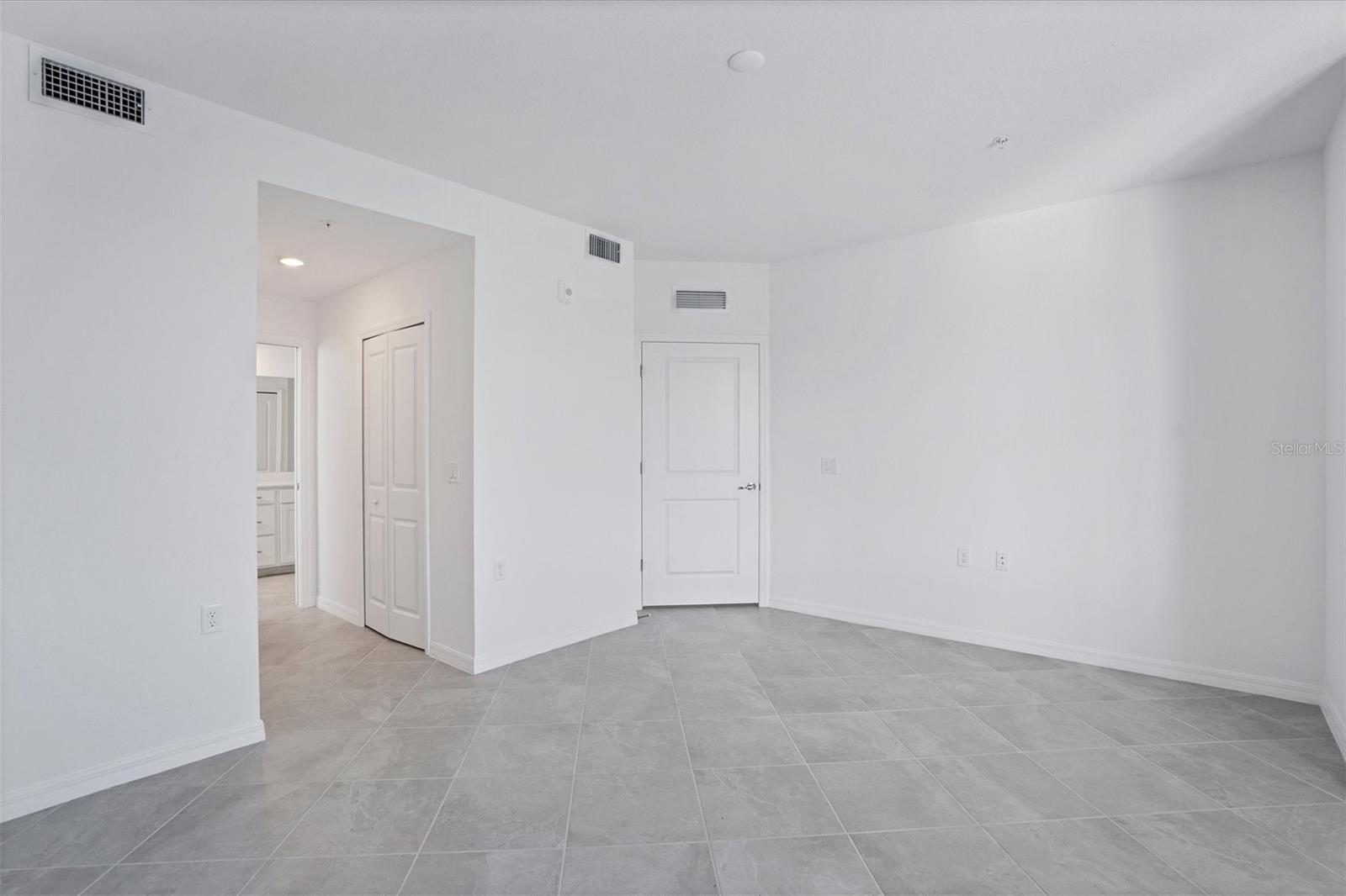 Image 20 of 76 For 14234 Heritage Landing Boulevard 1016