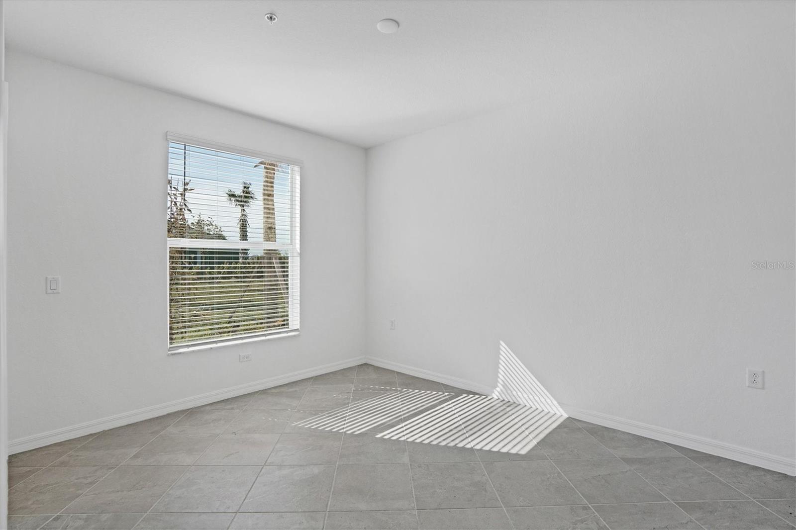 Image 24 of 76 For 14234 Heritage Landing Boulevard 1016