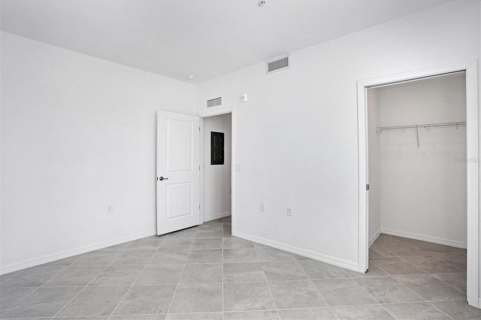 Image 25 of 76 For 14234 Heritage Landing Boulevard 1016