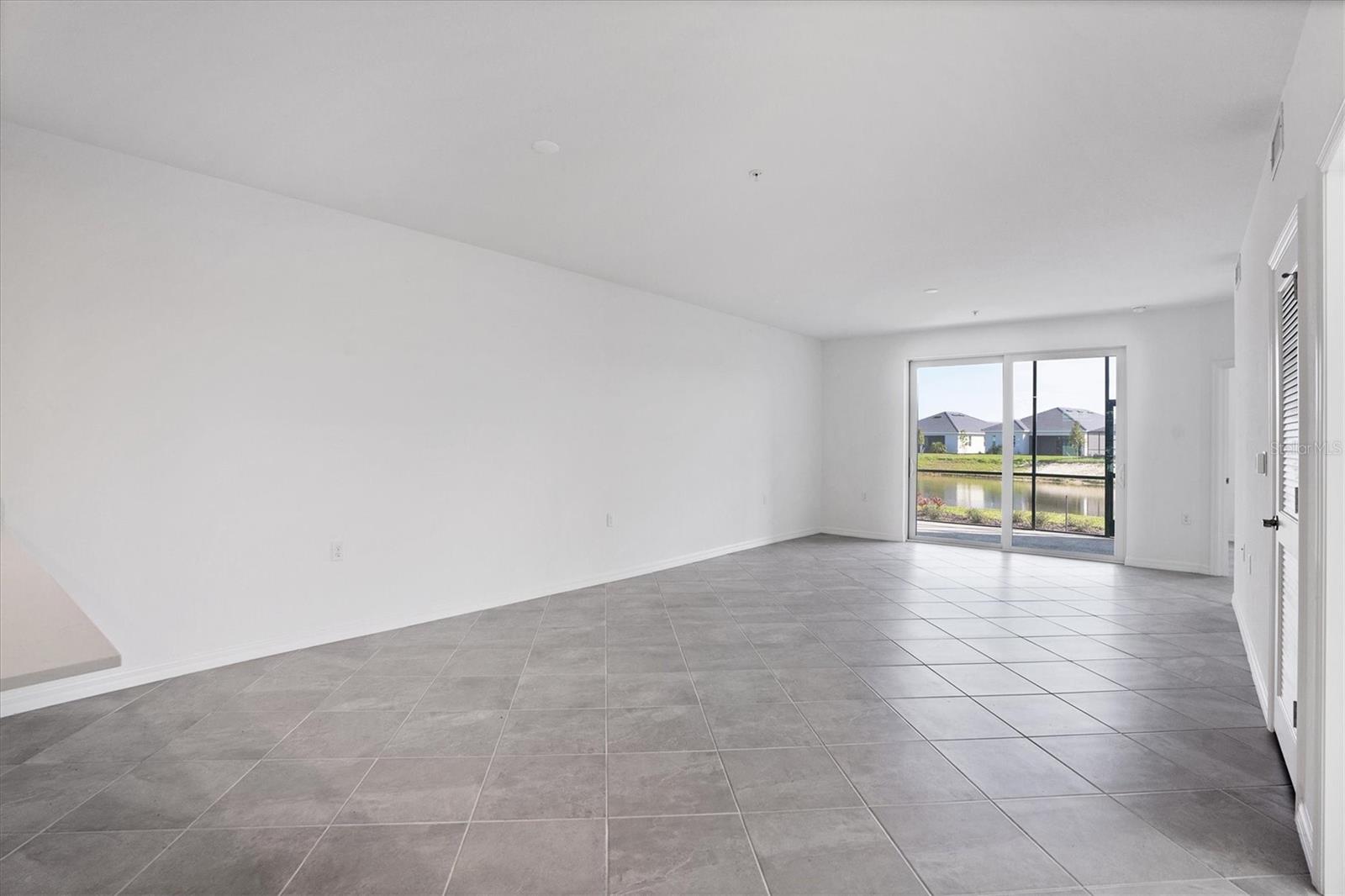 Image 8 of 76 For 14234 Heritage Landing Boulevard 1016