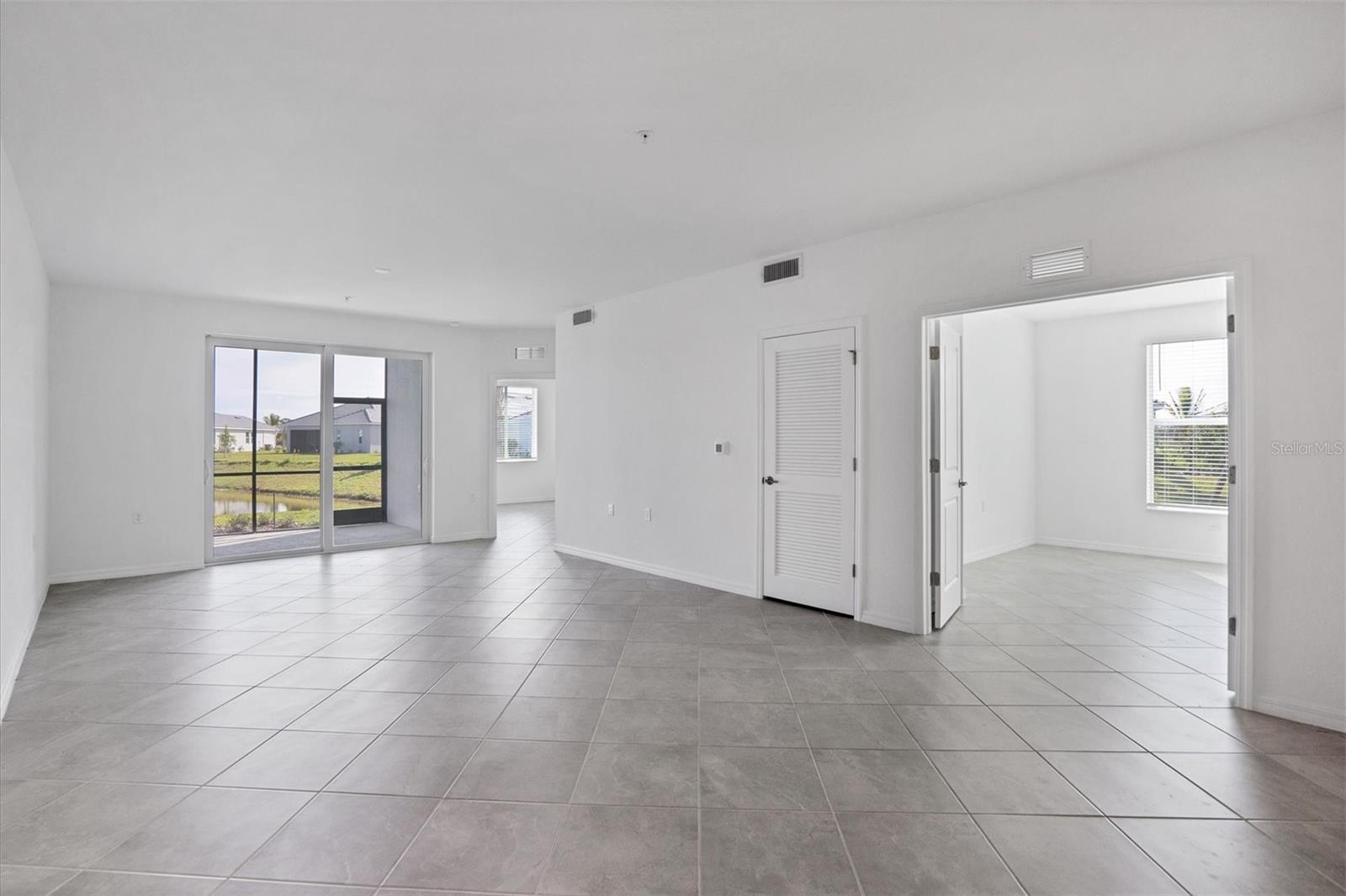 Image 9 of 76 For 14234 Heritage Landing Boulevard 1016