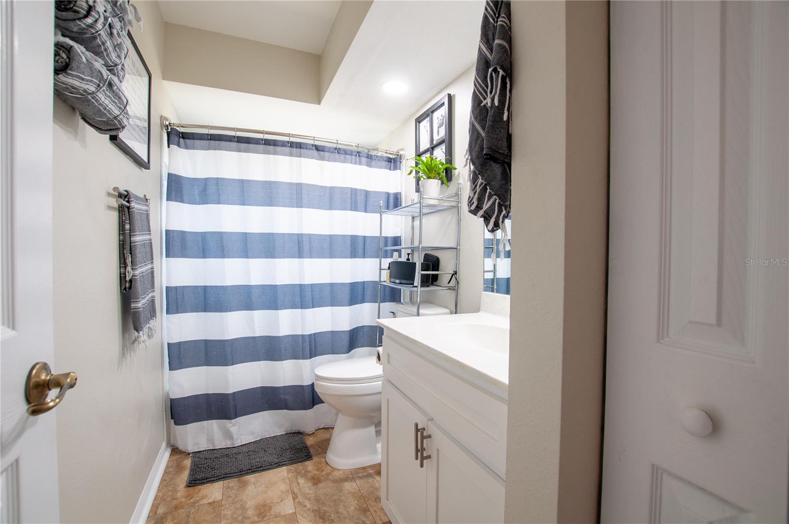 Image 12 of 25 For 27250 Salta Drive