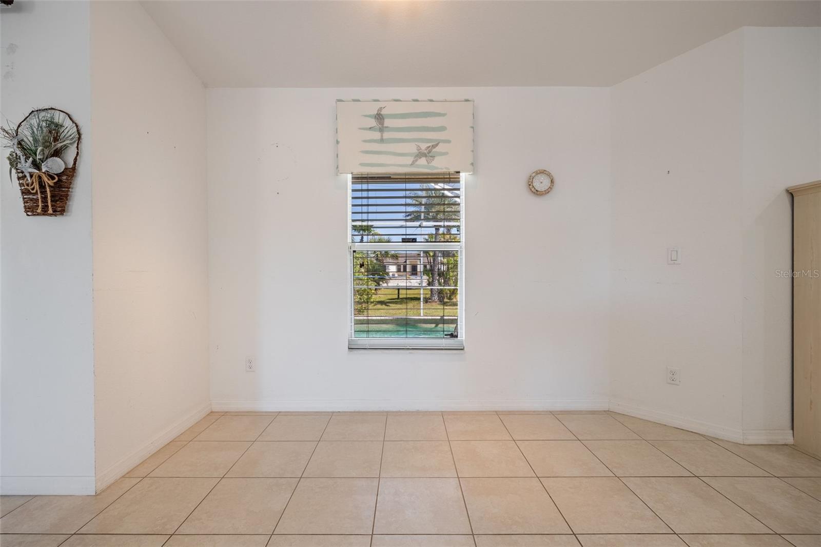 Image 10 of 49 For 7014 Baylor Street
