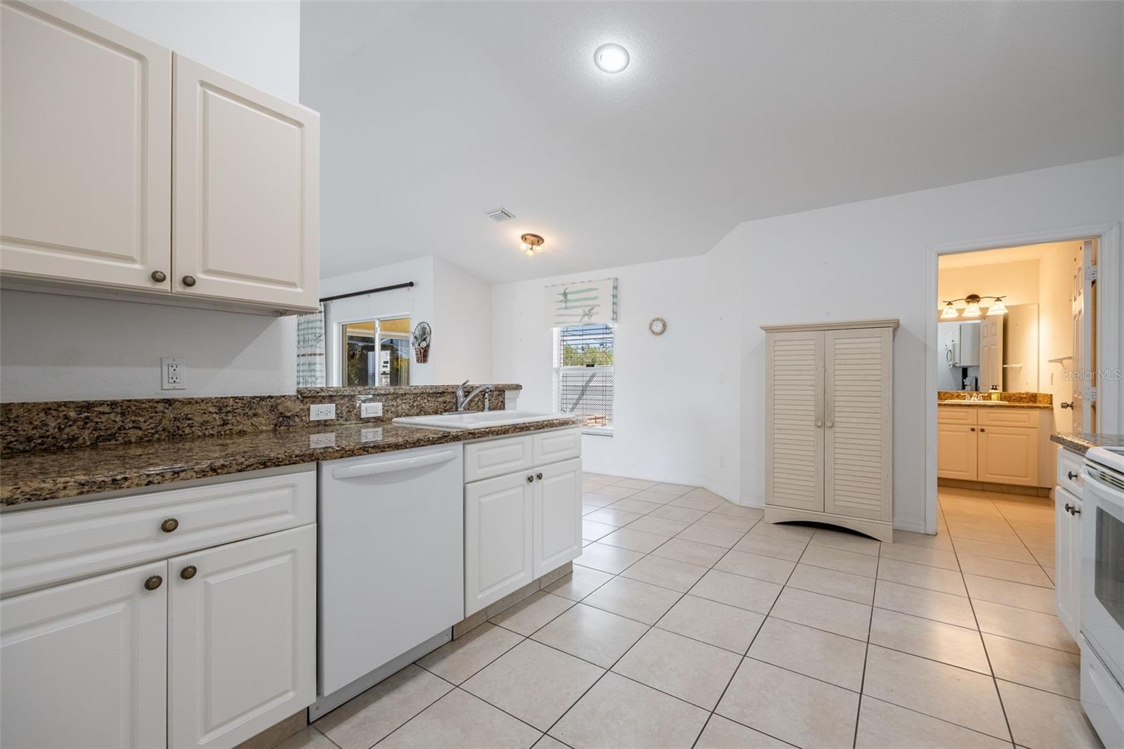 Image 18 of 49 For 7014 Baylor Street